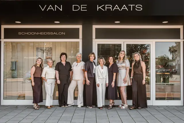 Hij staat live. ✨

Onze nieuwe website staat online. En dat vieren we deze week graag samen met jou! 🤍

Een plek die veel meer laat zien wie wij zijn, wat we doen en waar we voor staan. Van onze drogisterij tot de schoonheidssalon. En natuurlijk ons geweldige team.

En een nieuwe website verdient een feestje… dus dat doen we! 🥂
Vandaag, morgen én zaterdag vieren we de lancering in de winkel. Met lekkers, korting én een goodiebag bij besteding vanaf €50.

Neem alvast een kijkje op
🌐 www.vandekraats-veenendaal.nl

Veel dank aan iedereen die heeft meegewerkt. 🫶🏼
📸 @sharon_jane_fotografie 
💻 @fullpixel_digital 
🎨 @vanvlas.merkbureau 

Stuur dit bericht door naar iemand die onze nieuwe website ook moet zien! 🤎

#vandekraats #veenendaal #drogisterij #schoonheidssalon #lancering